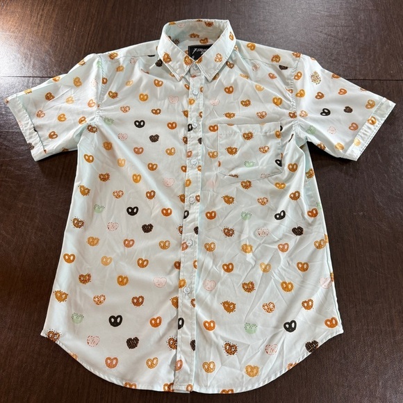 7 Strong Brand Other - Men's Light Blue Pretzel Print Shirt - Multicolor Sz S